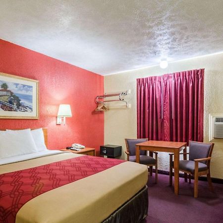 Econo Lodge Ottawa Εξωτερικό φωτογραφία